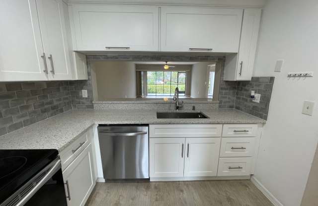 ANNUAL RENTAL - 2/2 CONDO IN ABBEY AT BERKSHIRE VILLAGE photos photos