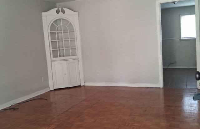 4Bedroom, 2Bath Home Gallery 3