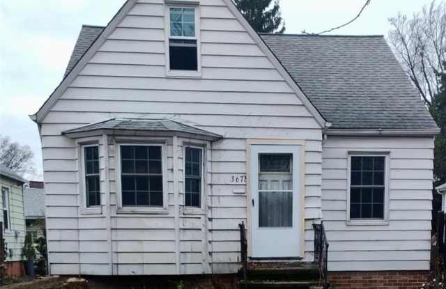 3678 W 140th Street photos photos