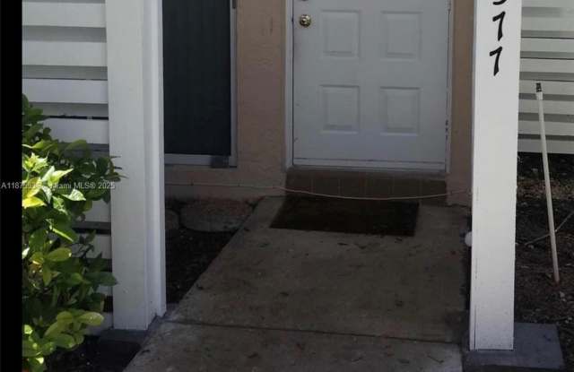 14377 SW 97th Ter photos photos
