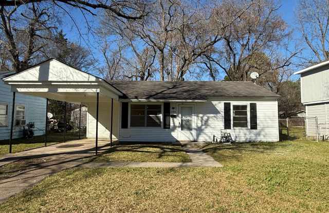 2 Bedroom 1 Bathroom - 2786 Marquette Street, Shreveport, LA 71108