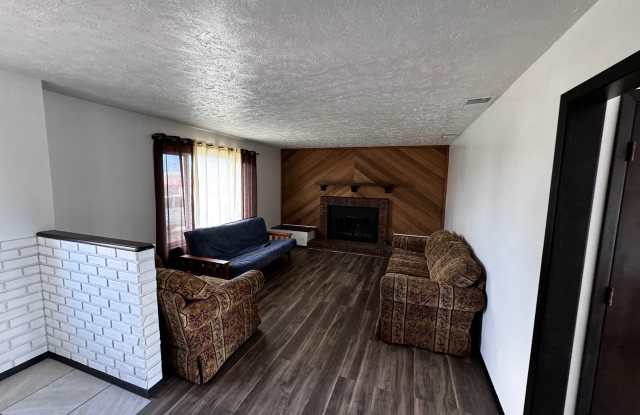 1040 Jade Drive Gallery 2