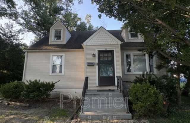 126 E 3rd St photos photos