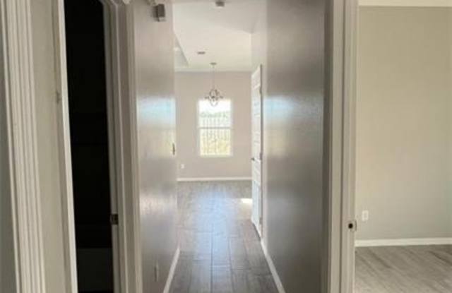 2108 Redbud Lane Gallery 3