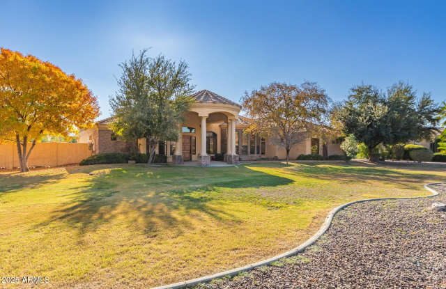 16433 W HILTON Avenue photos photos