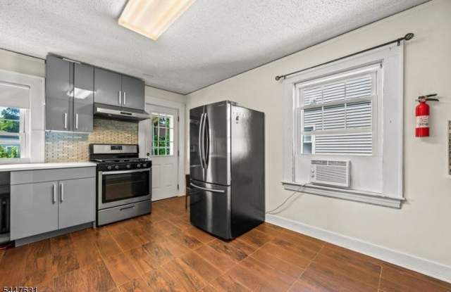 22 Meeker Pl Gallery 4