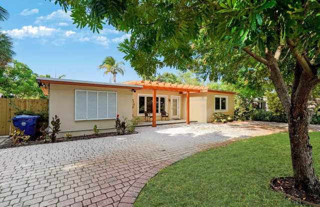 401 NW 21ST Court Gallery 2