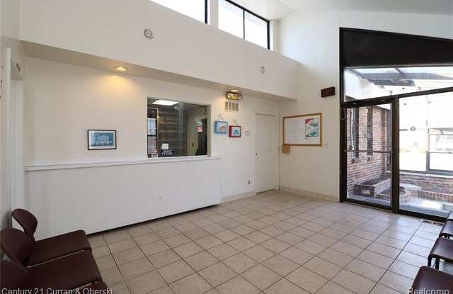 577 INKSTER Road Gallery 4