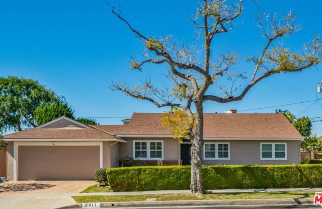 5911 S Corning Ave photos photos