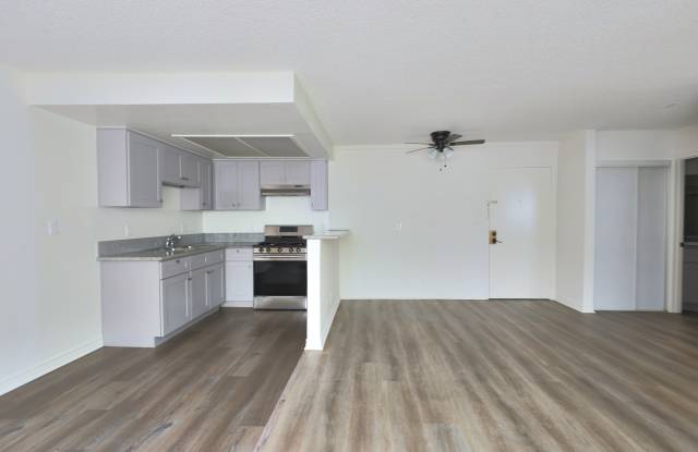 2928 W Leeward Ave Gallery 4