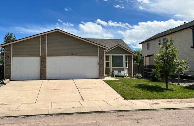 6 MONTH LEASE - Spacious 4BD Home with 3-Car Garage  A/C photos photos