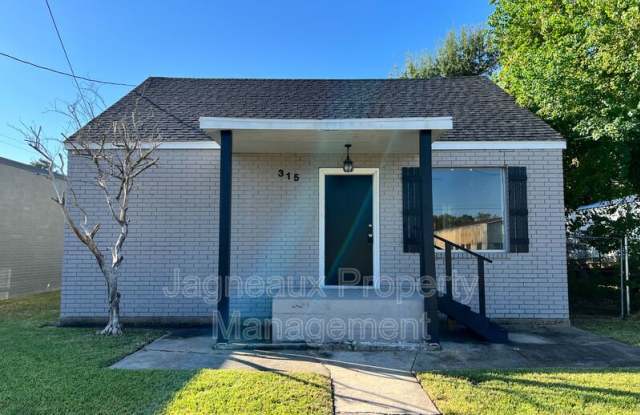 315 E Thomas St photos photos