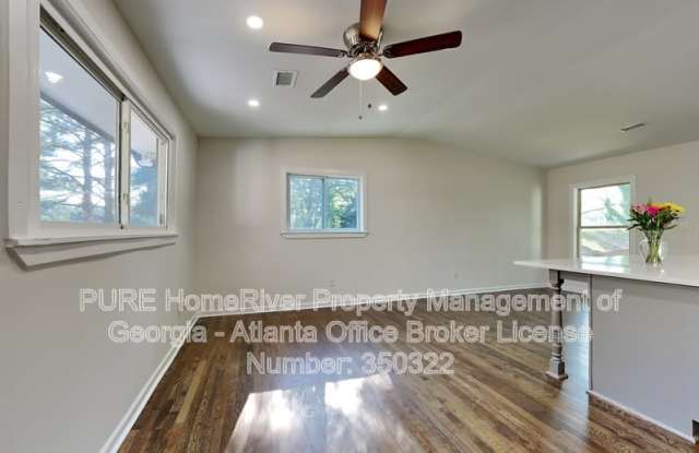 1127 Valley View Rd SE Gallery 2