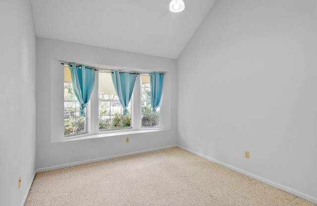 14 Townpark Ln Apt A Gallery 3