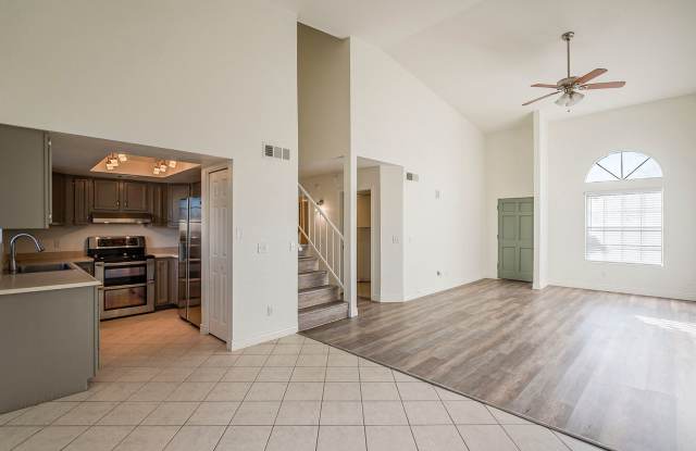 Four bedrooms, 2 Car Garage Community Pool! photos photos