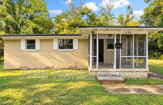 5709 Raines Vikings Way Gallery 1