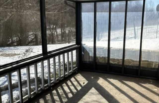 141 McCully Lane Gallery 2