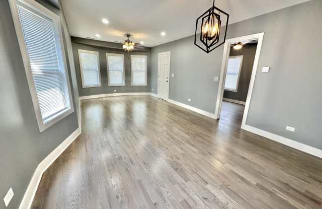 2233 N Lawler Avenue Gallery 4