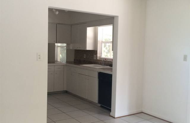 626 Pershing Dr Gallery 4
