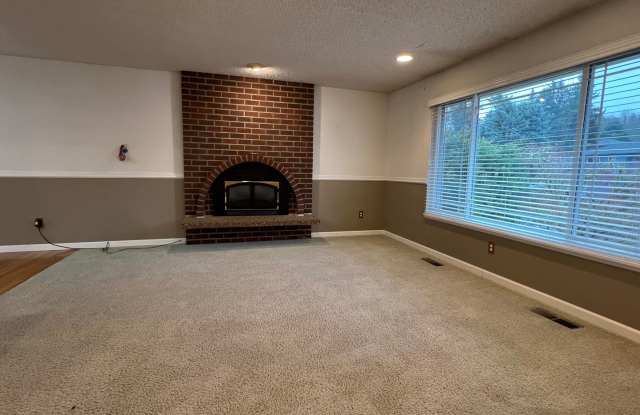 Charming 4 Bedroom Renton Home! Gallery 4