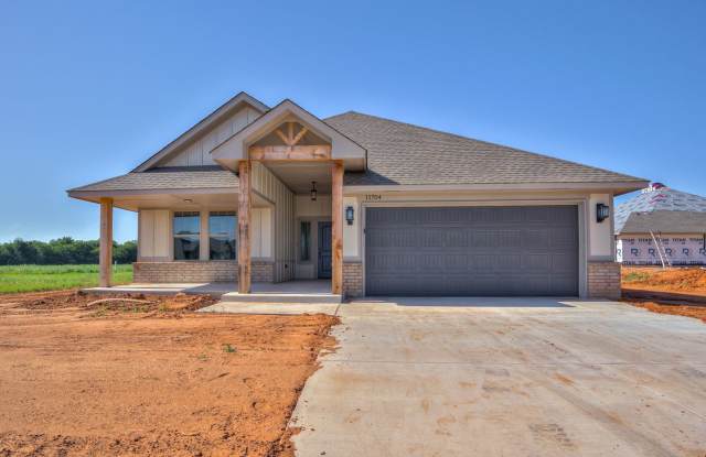 Newer Home Available Mustang Park Gallery 4