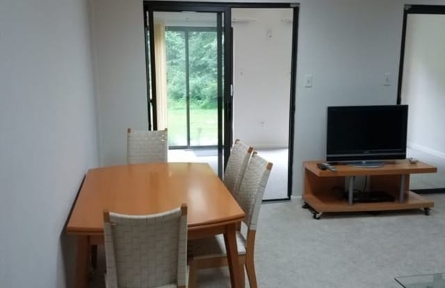 7608 Carteret Rd - 7608 Carteret Road, Potomac, MD 20817