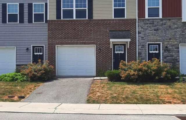 806 ADMIRALS QUAY DRIVE - 806 Admiral's Quay Drive, Cumberland County, PA 17050