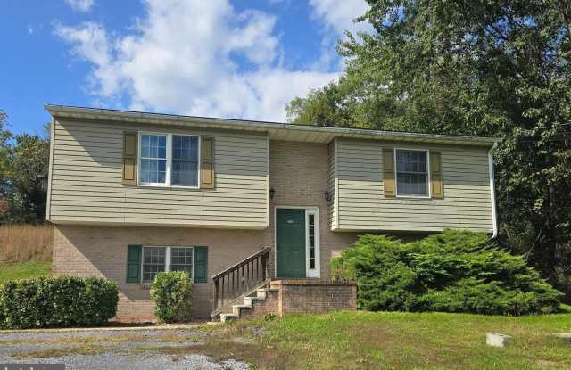 8005 WILLIAMSPORT Pike unit: 2 - 8005 Williamsport Pike, Falling Waters, WV 25419