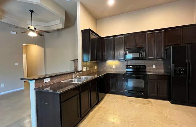 Luxury 3-bedroom, 2-bathroom Duplex in New Braunfels, TX! Gallery 4