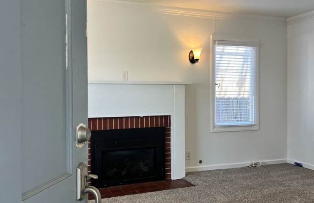 Absolutely Charming Two Bedroom Napa Home Gallery 3