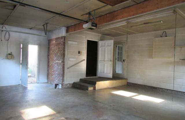 6201 Blackhawk Drive Gallery 2