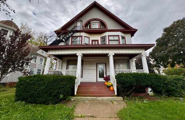 Cozy One Bedroom Apartment in Racine! photos photos