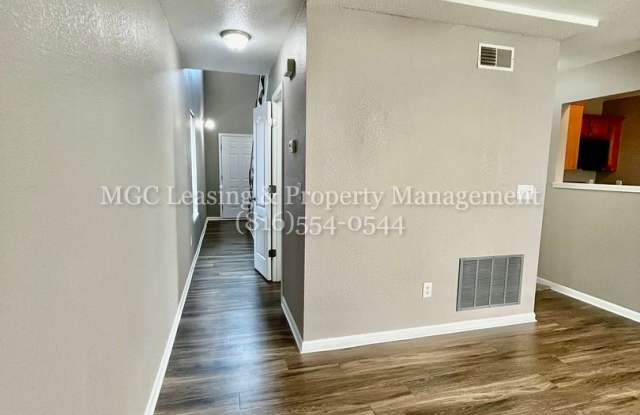 3101-3103 NW Gateway Dr Gallery 4