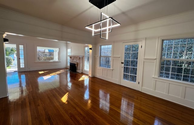 2131 5th Ave - 2131 5th Avenue, Los Angeles, CA 90018