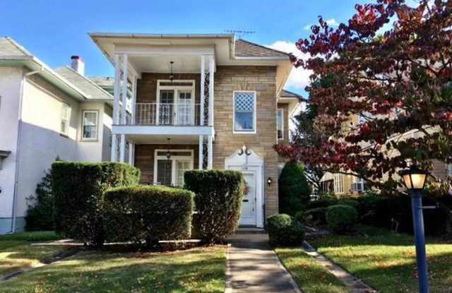 2nd Floor Apartment in North End - 1128 Hamilton Boulevard, Hagerstown, MD 21742