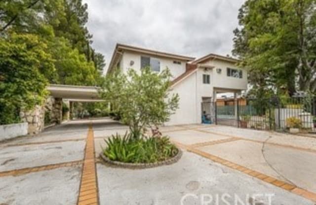 15813 High Knoll Road - 15813 High Knoll Road, Los Angeles, CA 91436