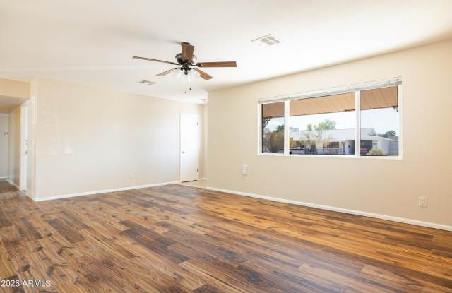 11208 N 105TH Avenue Gallery 3