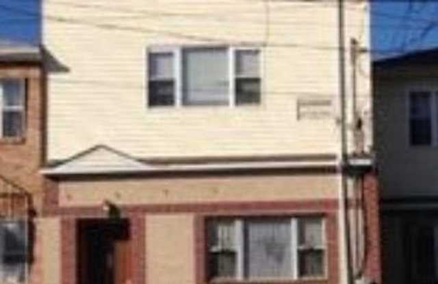 145-29 Lakewood Ave Gallery 1