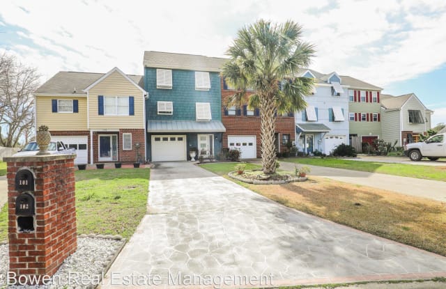 102 E Bay Drive - 102 Bay Drive, Sneads Ferry, NC 28460