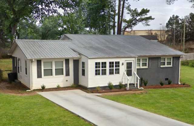 2226 Windcrest Dr photos photos