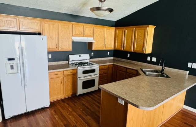 Beautiful patio home in Logan on Cul-de-sac, 2 car garage, fenced backyard, central air photos photos
