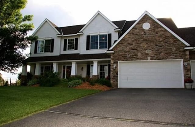 17701 Hyde Park Ave - 17701 Hyde Park Avenue, Lakeville, MN 55044