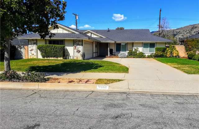 2127 E Linfield Street Gallery 2