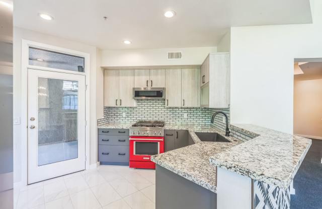 2 Bed / 2 Bath Townhome at Biltmore, Palm Springs! photos photos