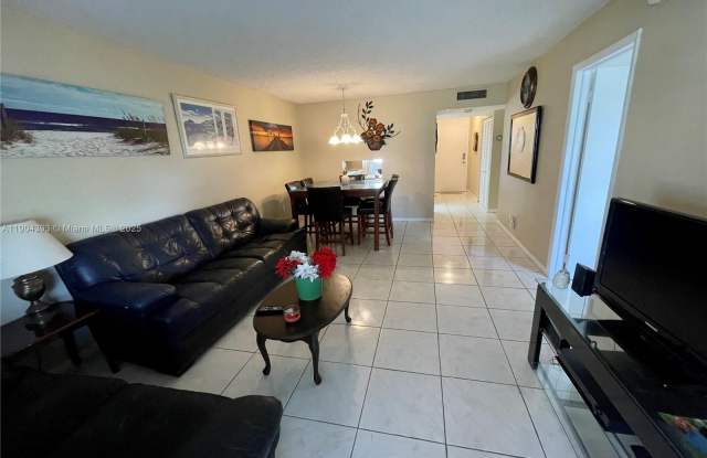 3051 NW 46th Ave photos photos