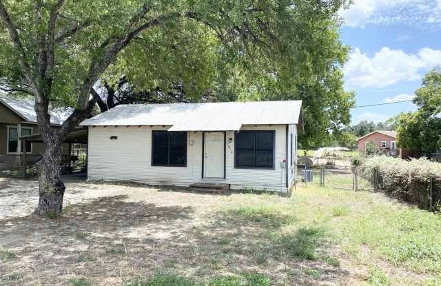 1810 E State Highway 97 Gallery 1