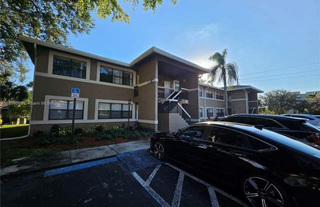 11570 NW 42nd St photos photos