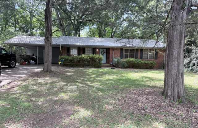 Athens Living Near Five Points – Fenced Yard & Covered Parking photos photos
