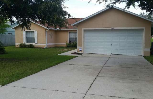 3/2~ Siena Ridge ~ Open kitchen with a large eating space! Gallery 1