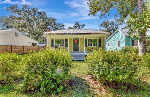 204 South Hampton Street - 204 South Hampton Street, Summerville, SC 29483